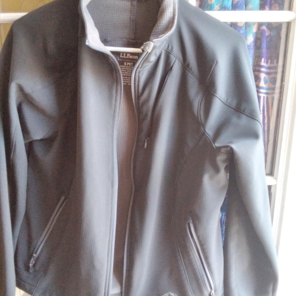 L.L. Bean Women’s Gray Windbreaker